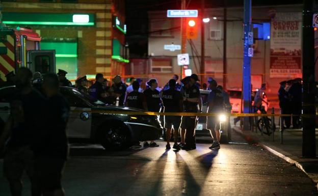 Al menos diez heridos en un tiroteo masivo en Toronto