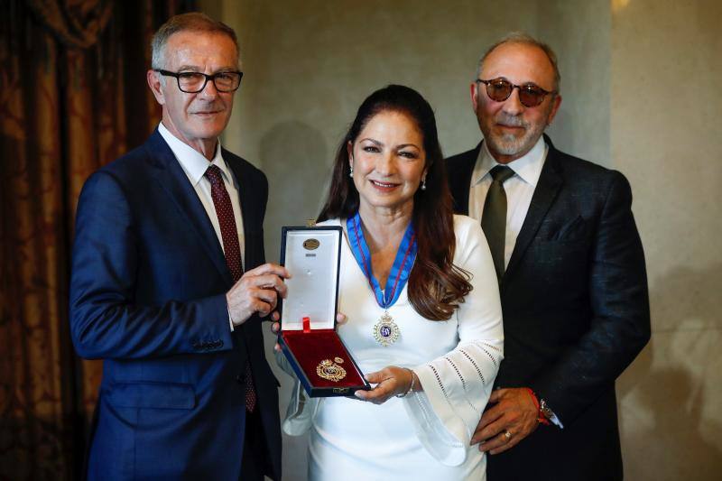 Gloria Estefan recibe la Medalla de Oro de Bellas Artes