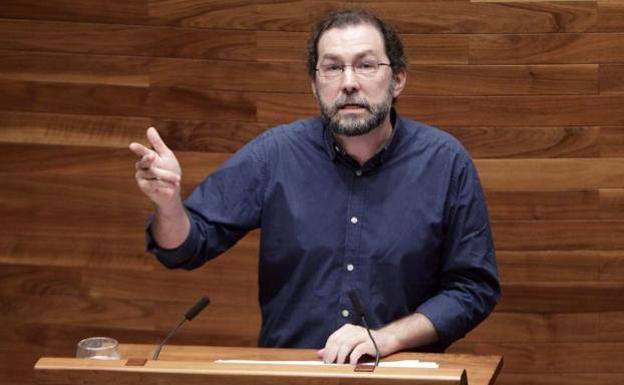 Emilio León dimite como portavoz de Podemos en la Junta