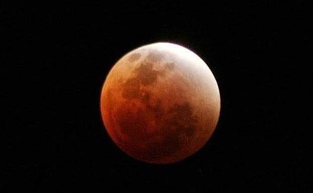 Todo lo que debes saber para disfrutar del eclipse lunar más largo del siglo