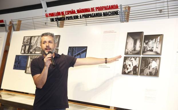 El Guernica detiene su viaje ante el mar