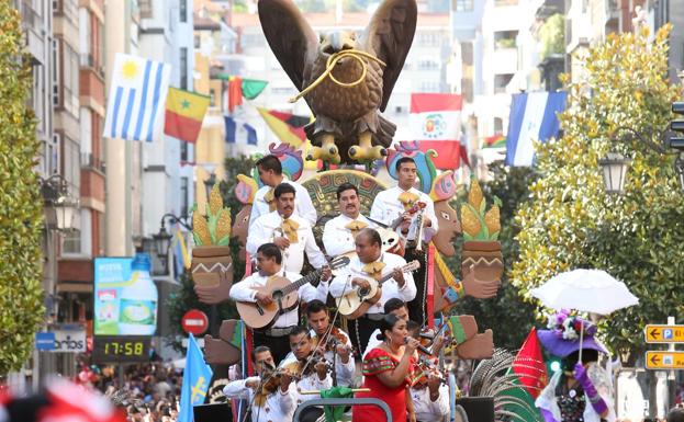 Festejos augura un desfile de América en Asturias «innovador» y el PP vaticina el fracaso