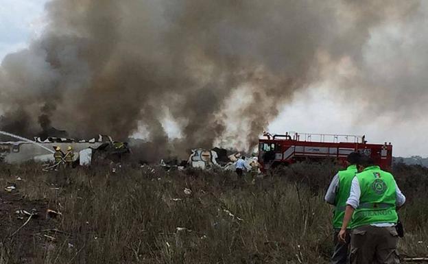 Más de un centenar de pasajeros y tripulantes sobreviven a un accidente aéreo en México