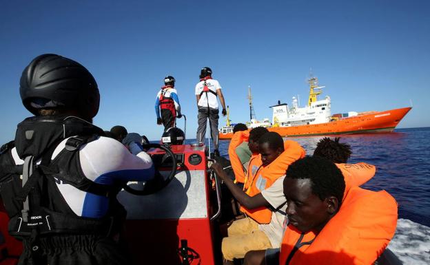 La inmigración irrumpe como quinto problema tras la llegada del 'Aquarius' a España