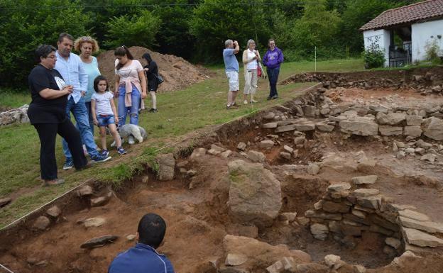 ¿Y si hubiera que vender camisetas para financiar una excavación arqueológica?