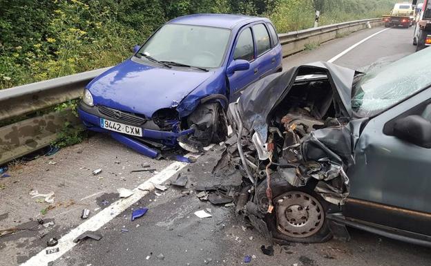 Tres heridos en un accidente de tráfico en Castropol