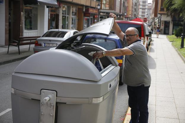 San Martín detecta insuficiencias en el nuevo sistema de recogida de basura