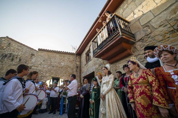 Pimiango recrea la visita histórica del futuro Carlos V