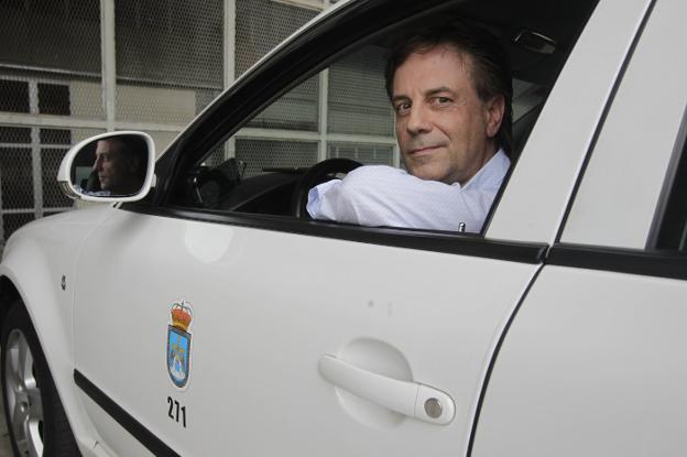 Los taxistas asturianos temen que las licencias VTC aumenten con la venta por internet