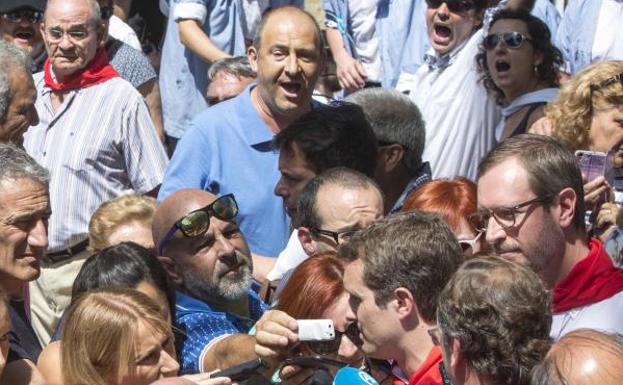 Casado reclama al Gobierno que «extreme las precauciones» para evitar homenajes a Santi Potros