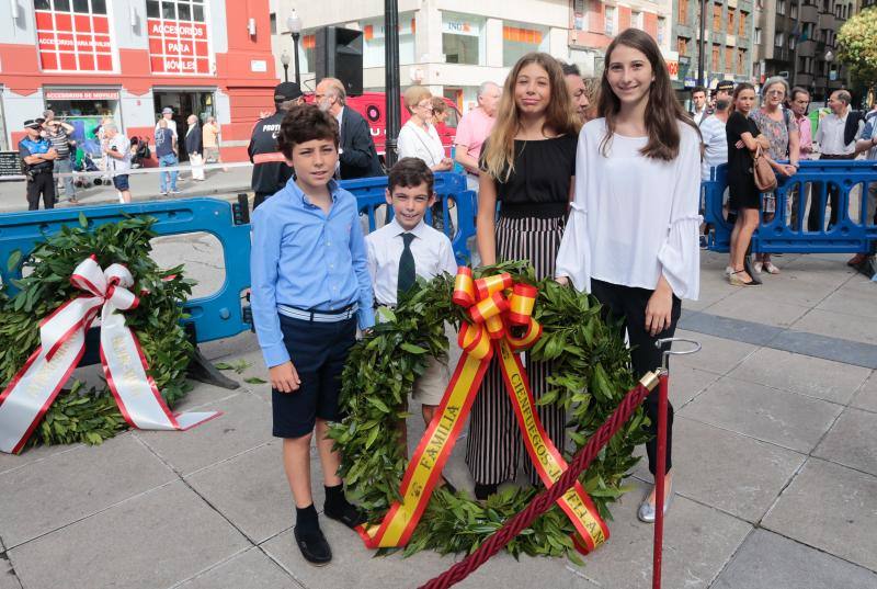 Ofrenda floral en honor a Jovellanos