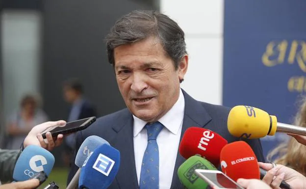 Fernández urge al Gobierno central a liberar 75 millones del IVA bloqueados a Asturias