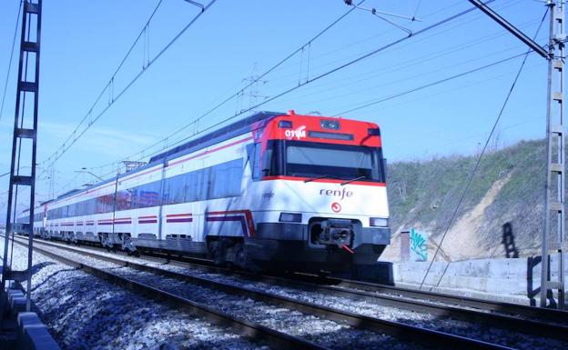 Grave un chico de 17 años electrocutado cuando se hacía fotos sobre un tren