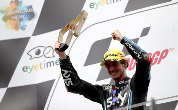 Bagnaia se impone a Oliveira en una carrera de campeonato