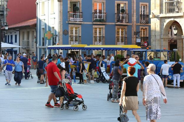 Los comerciantes de Avilés observan una caída del consumo de los turistas en lo que va de año