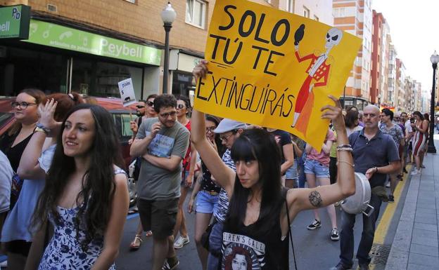 Los antitaurinos claman por el fin de las «corridas y la tortura animal»