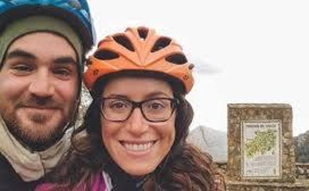La pareja que lo dejó todo para recorrer el mundo en bicicleta y acabó asesinada por Daesh