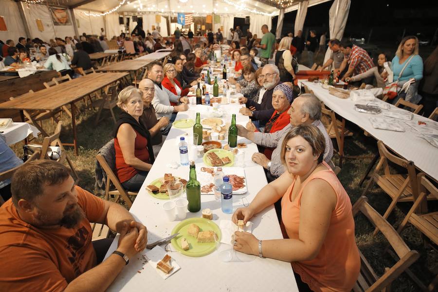 Fontaciera abre sus fiestas con una cena de hermandad