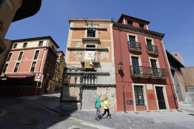 El centro y El Natahoyo concentran junto a Cimavilla la mayoría de los inmuebles en ruinas