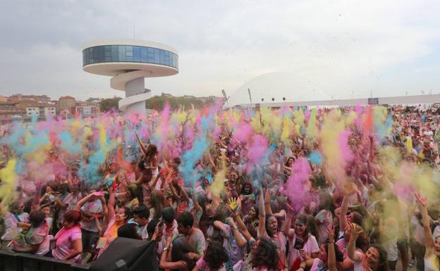 Los vigilantes privados alertan sobre la falta de seguridad en la Holi Party de Avilés