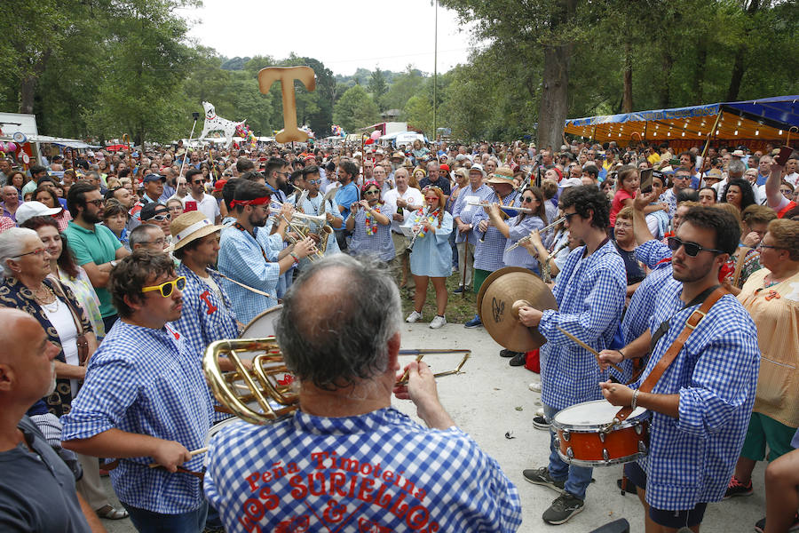 Luarca estalla en fiesta por San Timoteo