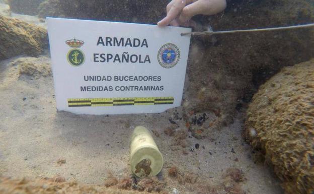 La Armada desactiva un proyectil de la Guerra Civil en las costas de Barcelona