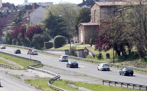 El colegio de Geólogos pide «la máxima prudencia» en el Bulevar de Santullano