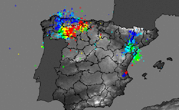 'La noche de la madre de todos los rayos': una espectacular tormenta eléctrica descarga en Asturias