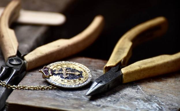 La princesa Leonor recibe en Covadonga la insignia de Princesa de Asturias