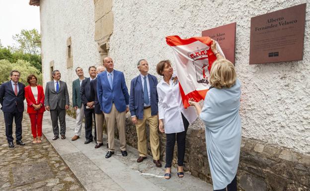 Emotivo aniversario del Pueblo de Asturias