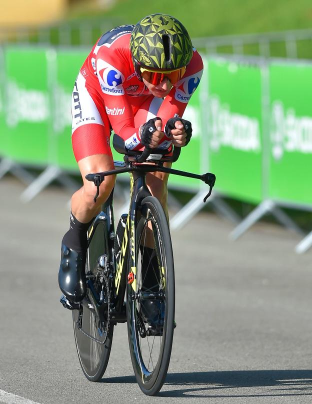 Simon Yates vuela en la crono