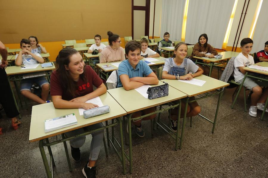 Genaro Alonso inaugura en Navia el curso de Secundaria y Bachillerato