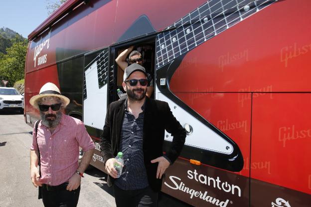 «Somos cuatro amigos haciendo la música que nos da la gana»