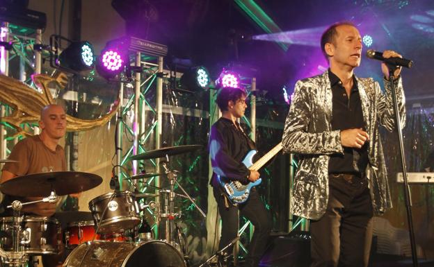 Tributo a Tino Casal en el Paraguas