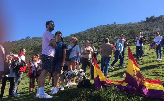 El PSOE se «conjura» en Funeres para hacer frente a la campaña de «acoso» de la derecha