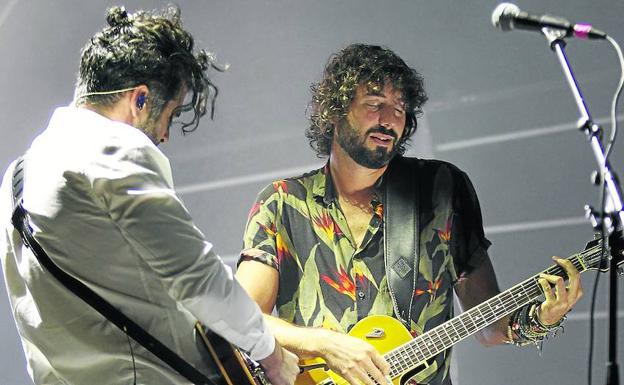 Izal enamora en Oviedo