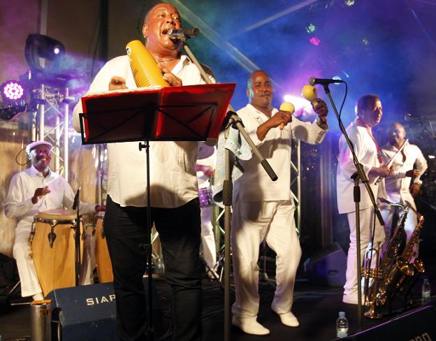 Son de Cuba en la plaza El Paraguas