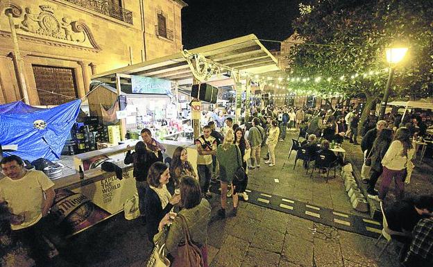 El concejal de Cultura de Oviedo considera una «ópera bufa» que se prohíba comer carne en el chiringuito de San Mateo