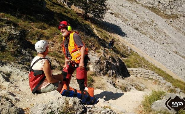 Una mujer se fractura un tobillo bajando de Poncebos, en la Ruta del Cares