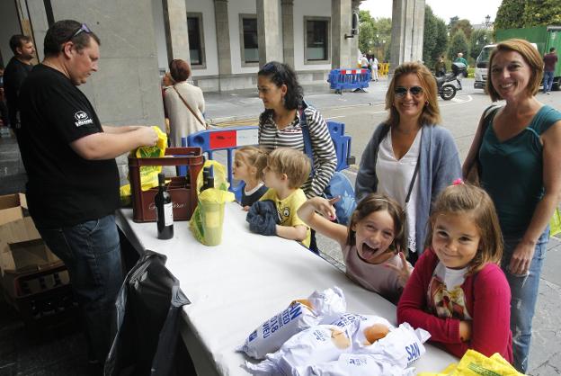 El bollo de San Mateo se come en El Bombé