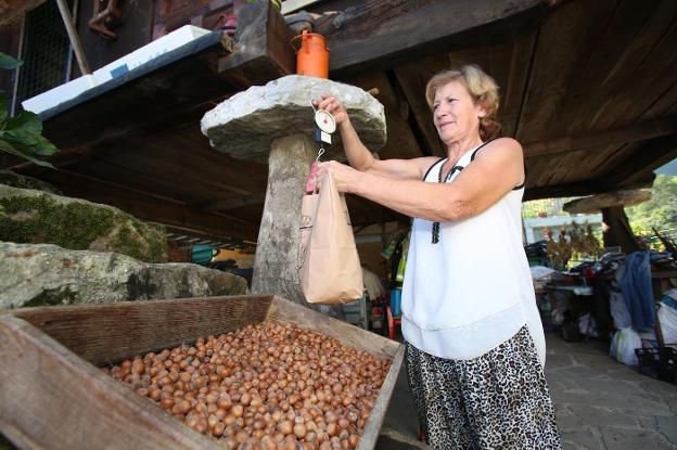 Más precio y menos cosecha para el festival de la Avellana de Piloña