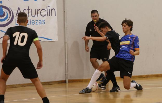 El Asturclín Yesos Castaño Indoor debuta en la élite juvenil