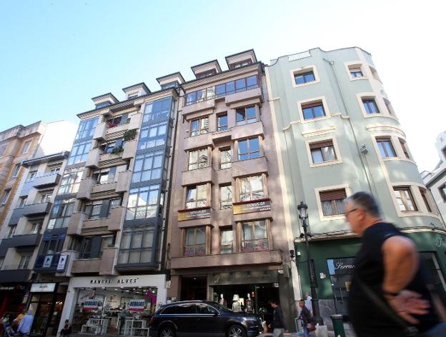 Los ancianos desahuciados en Oviedo, buscan nueva vida