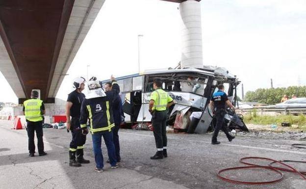 El conductor del accidente de Avilés «no se acuerda ni de cuando inició el viaje»