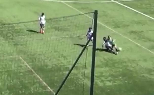 Le rompen la pierna a un futbolista de 9 años y el equipo rival le acusa de fingir