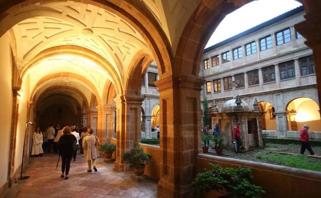 Oviedo trasnocha entre cultura