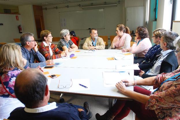 Delegados de Avilés y Saint Nazaire debaten sobre Europa