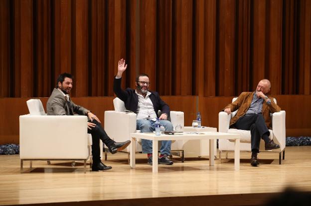 Arturo Pérez-Reverte: «Algunos enemigos se hacen respetar más que los amigos»