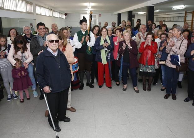 «¡Te queremos, Cándido!»