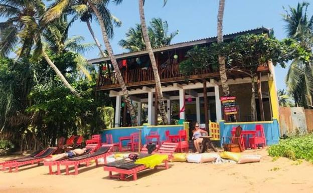 Una pareja compra un hotel en plena borrachera durante su luna de miel